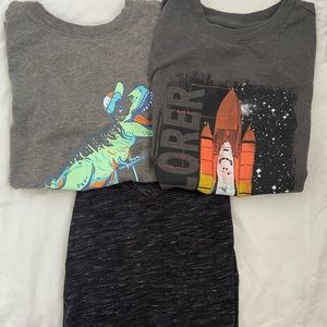 Lot of 3 Cat & Jack kid’s tees. Sizes 6-7 small